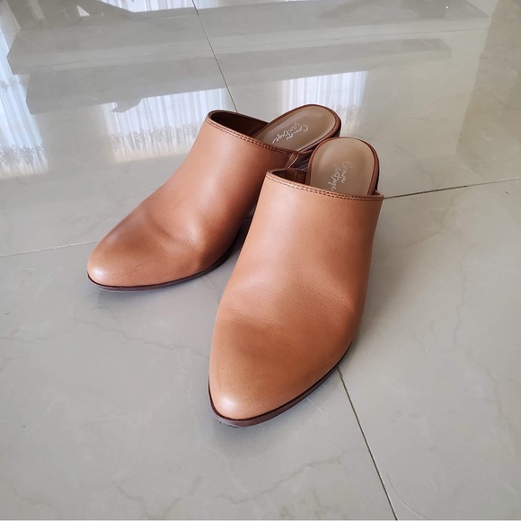 Crown Vintage Brown Mules - Picture 3 of 10